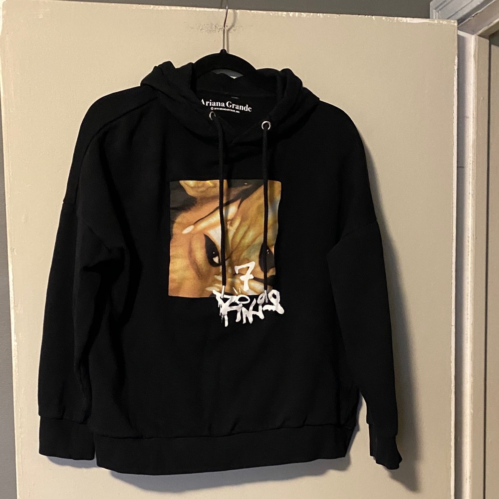Ariana Grande 7 Rings Black Hoodie with Graphic Print - Picture 1 of 2